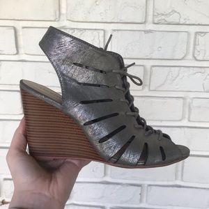 SILVER WEDGE HEELS